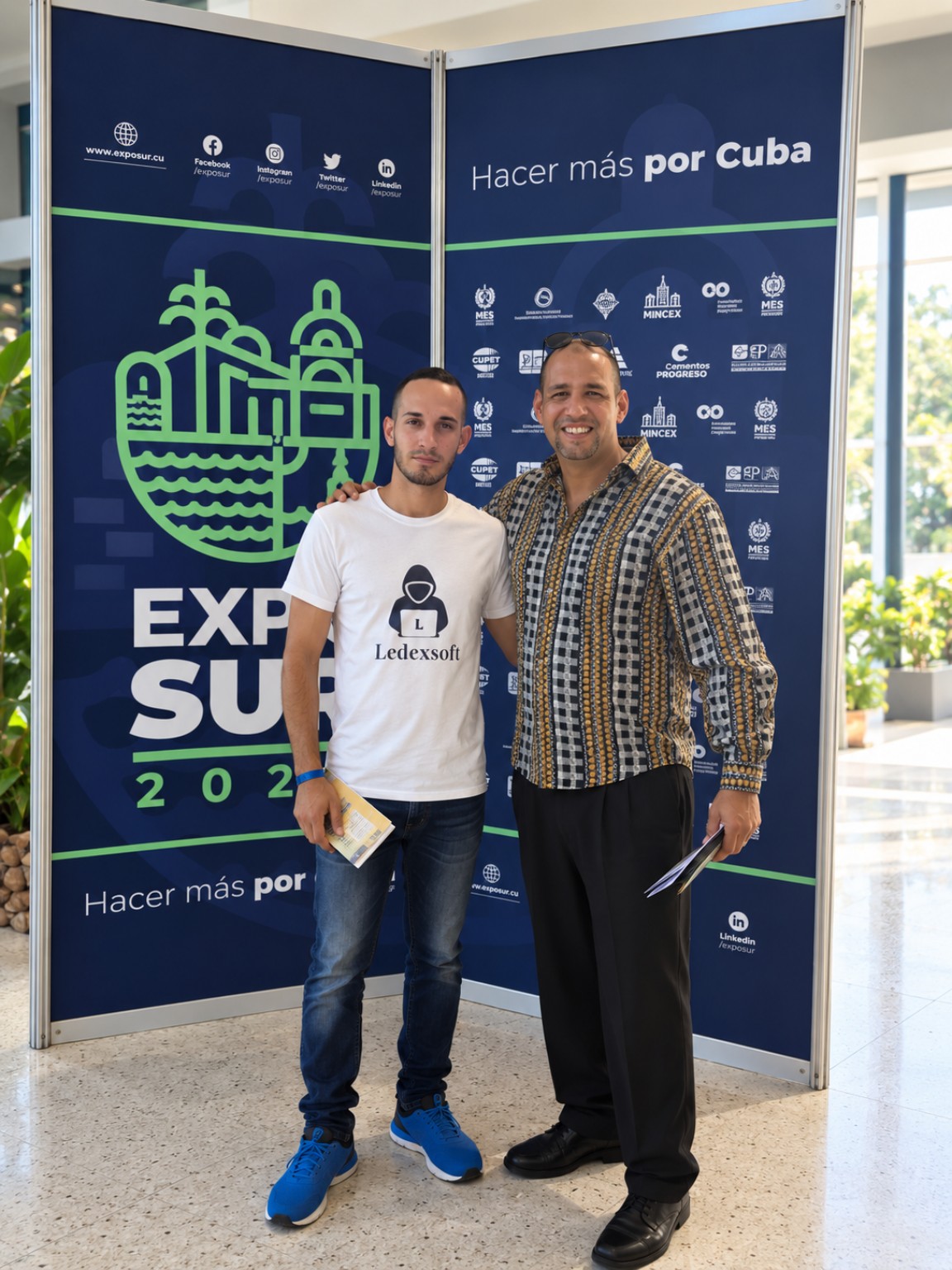 Carlos Javier y Javier Sarduy en un evento de negocios en Cuba